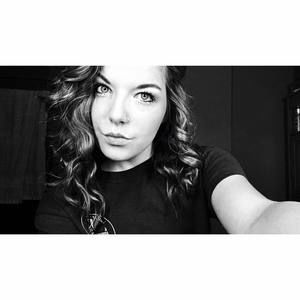 Meet your Posher, Chrissy