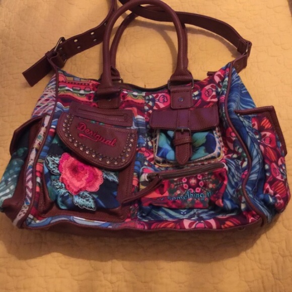 Desigual Handbags - DESIGUAL MULTI-COLORFUL PURSE! LIKE NEW!!🌺💐🌼