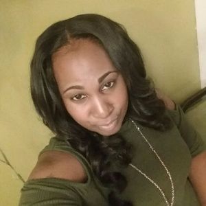 Meet your Posher, Yolanda