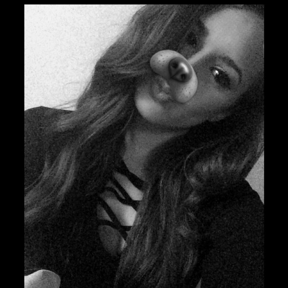 Meet your Posher, Becca - Picture 1 of 1