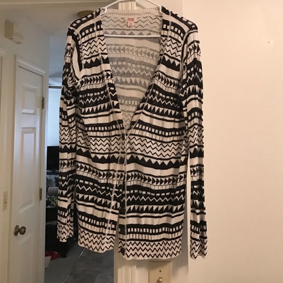 Mossimo cream and black Aztec cardigan size L