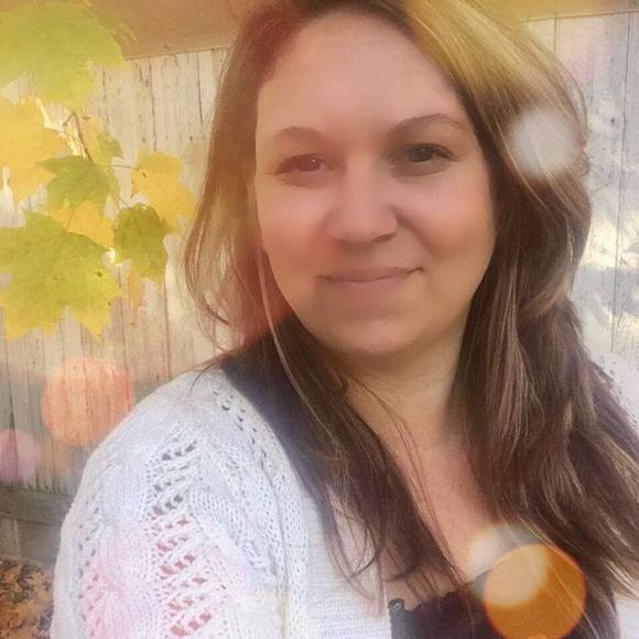 Meet your Posher, Hannah - Picture 1 of 1