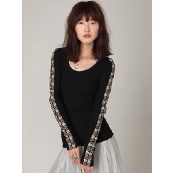 Free People Tops - SALE🎄Free People Heart on Your Sleeve