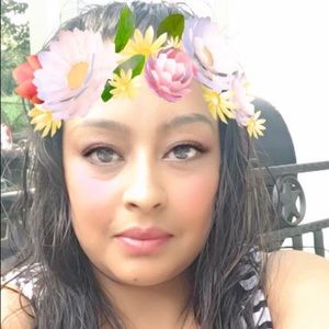 Meet your Posher, Laura