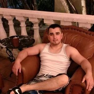 Meet your Posher, Moises