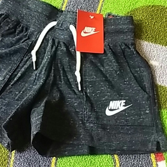 ***SOLD***NWT Nike Shorts - Picture 3 of 4