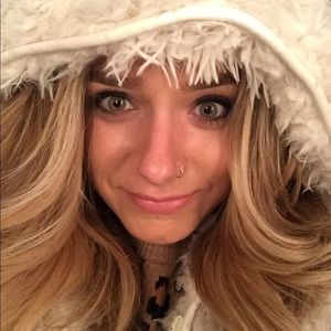 Meet your Posher, Caroline