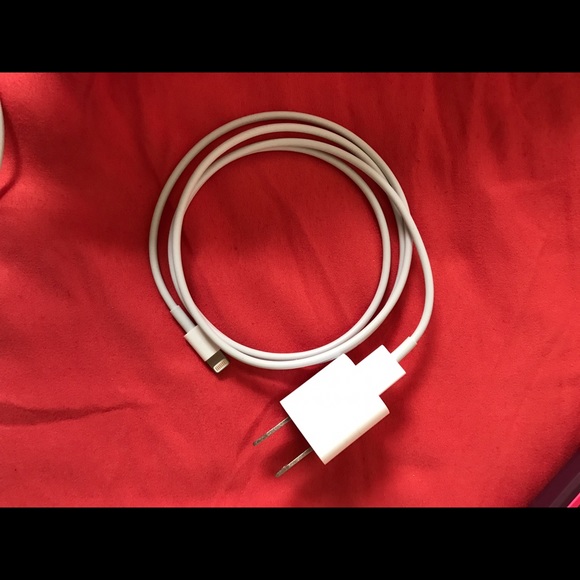 iPad Mini 3 with Otterbox case and charger - Picture 3 of 3