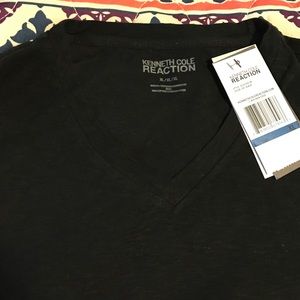 Kenneth Cole NWT V-neck tee