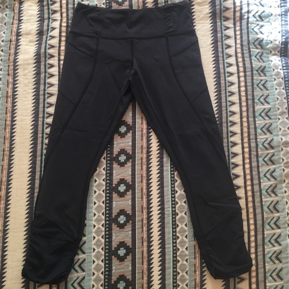lululemon athletica cropped leggings