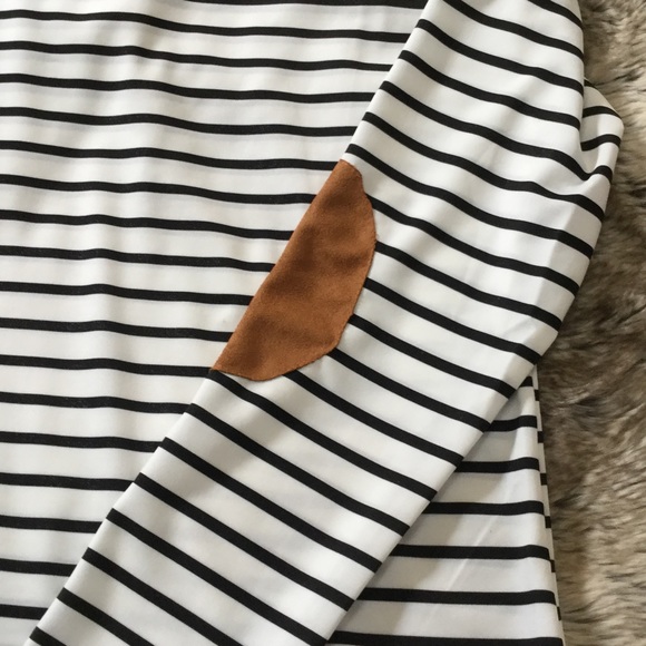 🆑 Vegan Suede Elbow Patch Tee - Picture 3 of 4