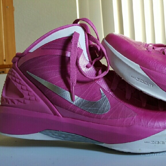 Hyperdunk - Picture 2 of 2