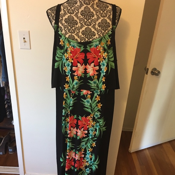 Dress - Picture 1 of 3