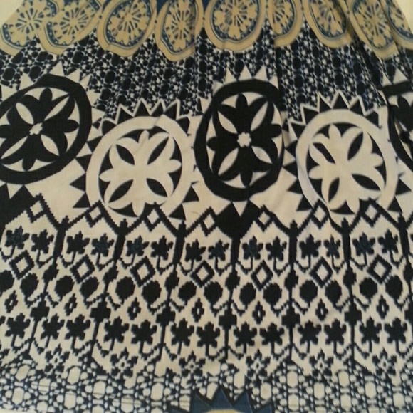 Flowy dress - Picture 2 of 3