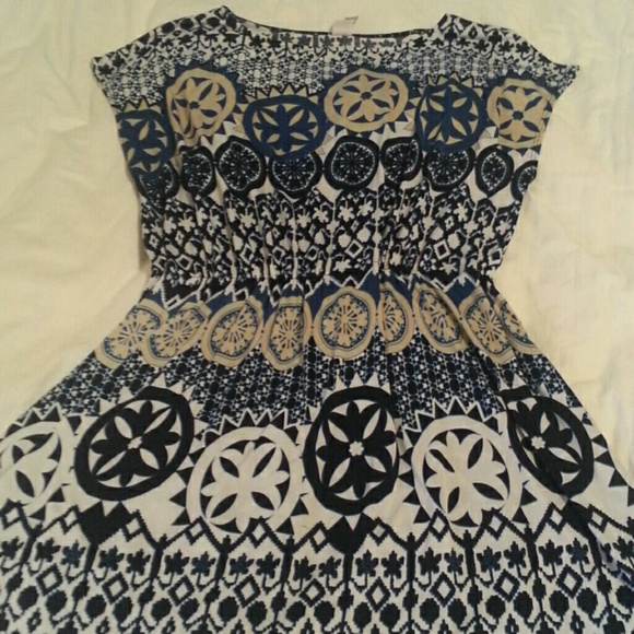 Flowy dress - Picture 3 of 3