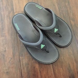 Boys Adidas athletic Flip Flops, size 6