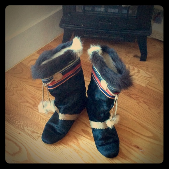 Vintage Tecnica inuit black fur boots boho hippie - Picture 1 of 4
