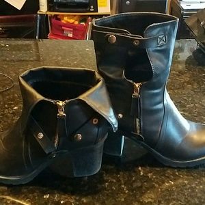 2 way black boots
