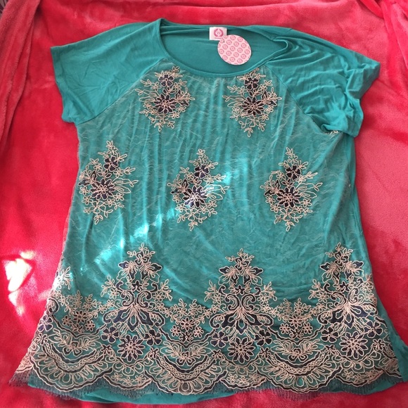 Lace tee