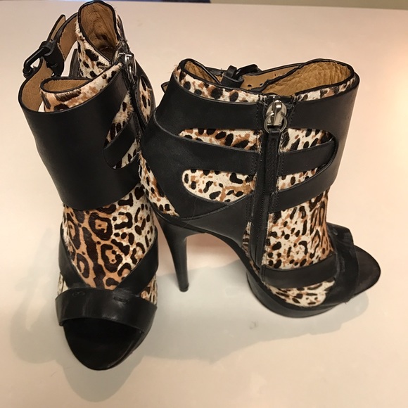 Shoes, boots