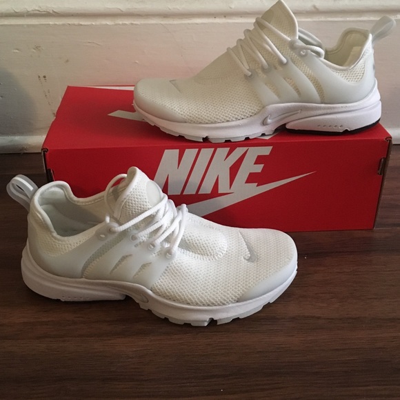 Women's White Nike Air Prestos Size 6