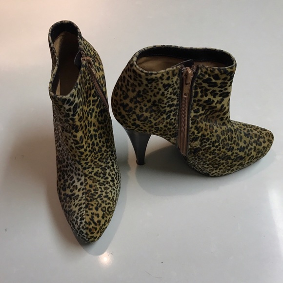 Shoes - Picture 2 of 4