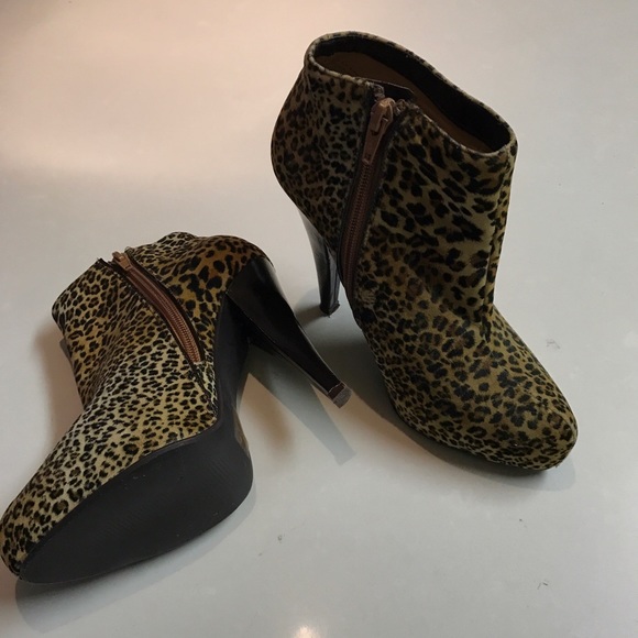 Shoes - Picture 3 of 4