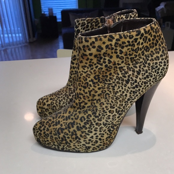 Shoes - Picture 4 of 4