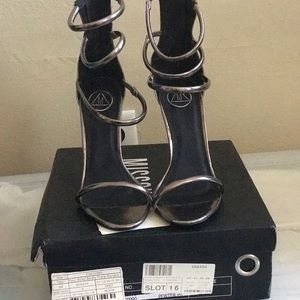 Four strap barley there sandals