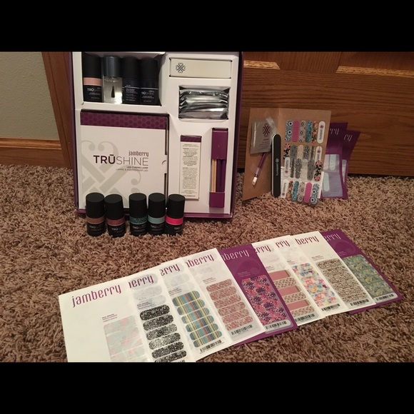 Jamberry tru shine kit and nail wraps