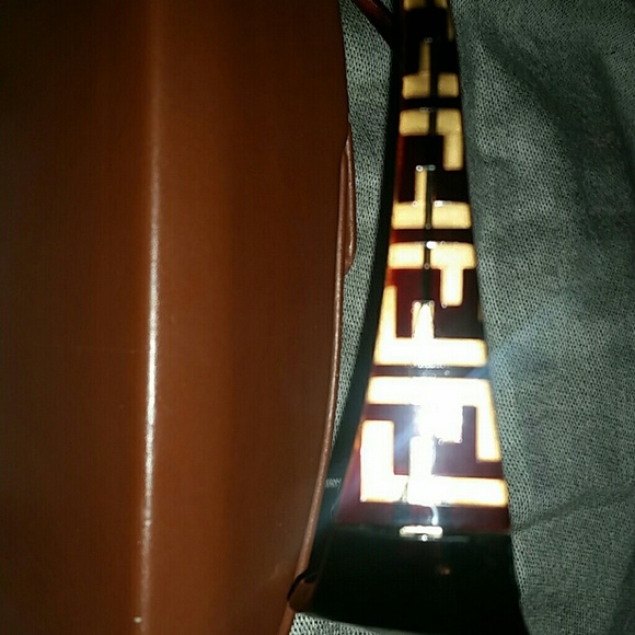 FENDI - Picture 3 of 4