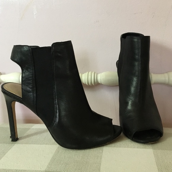 Leather peeptoe heels
