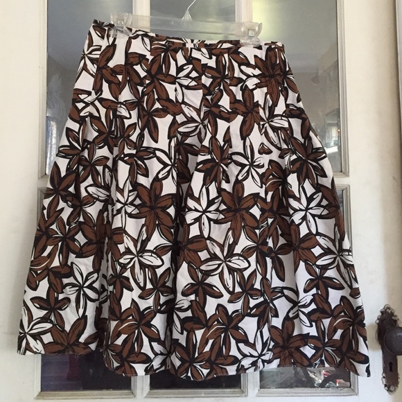 Brown and white swing skirt
