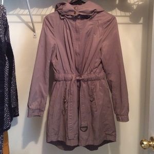 H&M light weight parka in a plumy taupe color.