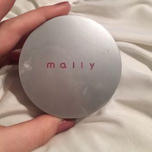 Mally powder foundation age rebel