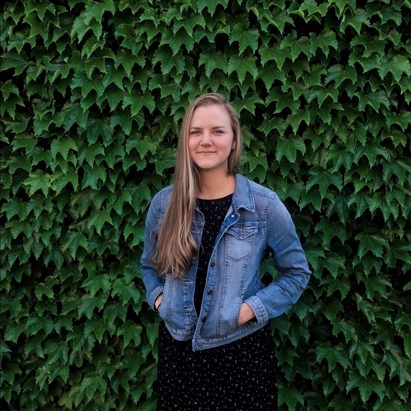 Meet your Posher, Danielle - Picture 1 of 1