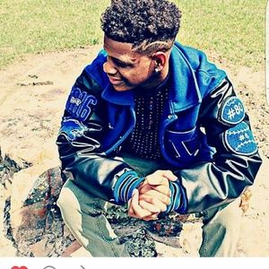 Meet your Posher, Devin