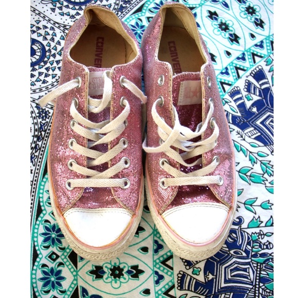 Glitter Pink Converse 🌸