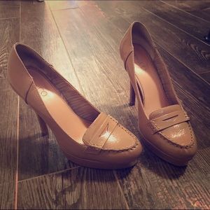 Nude school girl pumps