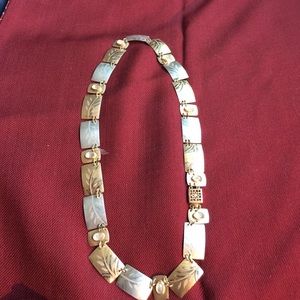 Necklace leaf motif