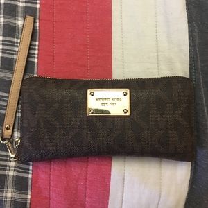 Michael Kors wristlet wallet