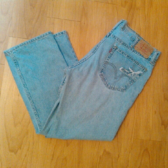 Levis Distressed Boyfriend Jeans