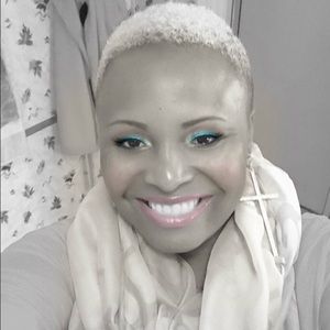 Meet your Posher, Lashonia