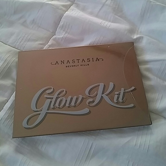 Anastasia Ultimate Glow Kit