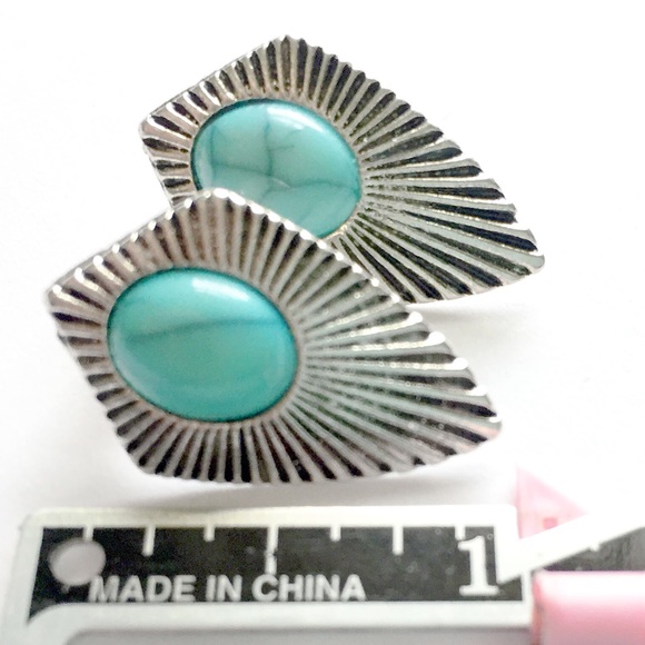 🆕 NWT Turquoise Aztec Earrings - Picture 3 of 4