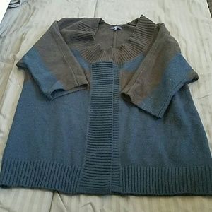 Open 3/4 sleeve length, layering sweater