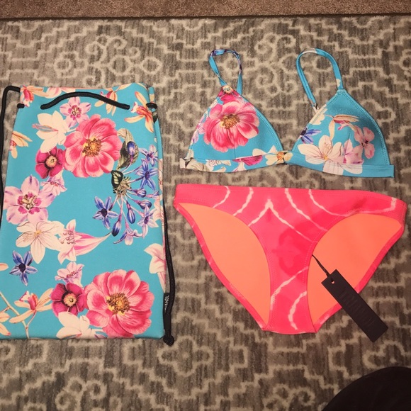 Triangl bikini NWT