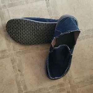 Men's size 12 Sanok shoes