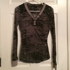 Long sleeve black/gray top