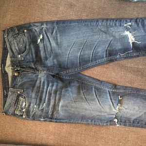 Distressed skinny jeans